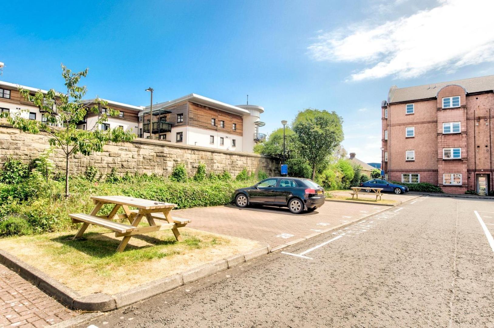 Guestready - Stylish W/ Parking Near * EDI